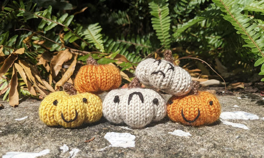 Free Pattern: Halloween and Thanksgiving Mini Pumpkins